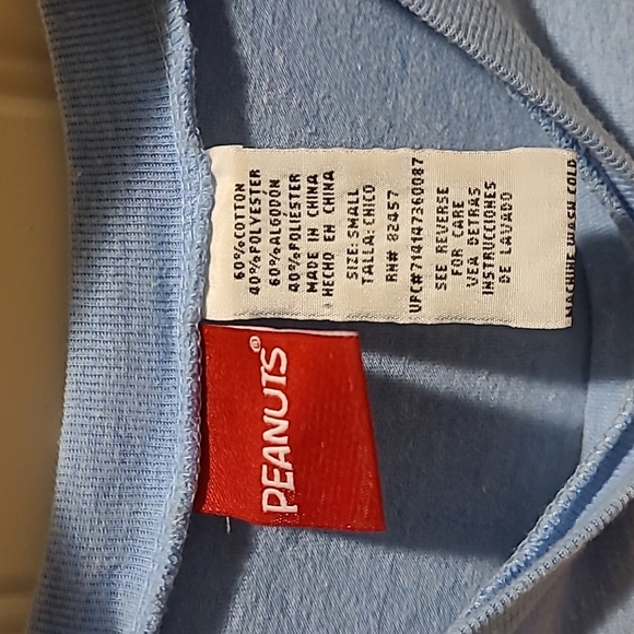 Snoopy Chillin' Tee - Picture 2 of 3